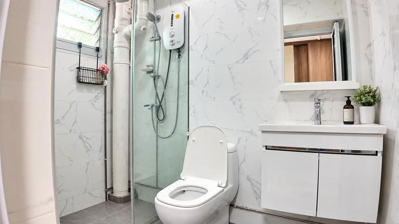 543 Woodlands Drive 16, 543 Woodlands Drive 16, Admiralty / Woodlands, 3 Bedrooms, 1,302 sqft, HDB Flat For Sale, by Baqi J, 500290744 - Common Bathroom - PropertyGuru.com.sg