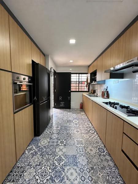 Renovated terrace Kovan Hougang Serangoon mrt, Kovan MRT D19, Hougang / Punggol / Sengkang, 5 Bedrooms, 2,460 sqft, Terraced House For Sale, by Avery Lee (芷芸), 500290757 - PropertyGuru.com.sg