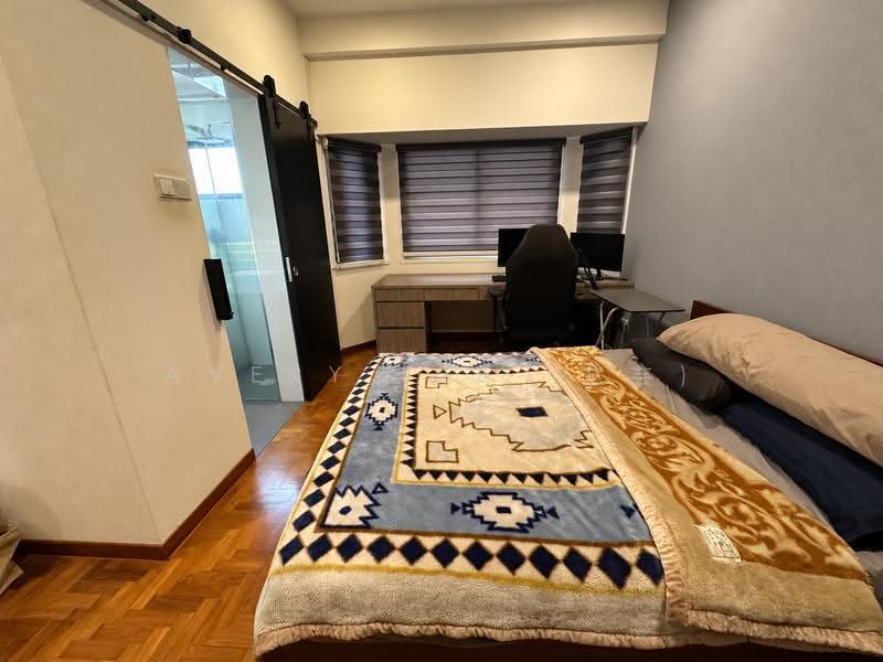 Renovated terrace Kovan Hougang Serangoon mrt, Kovan MRT D19, Hougang / Punggol / Sengkang, 5 Bedrooms, 2,460 sqft, Terraced House For Sale, by Avery Lee (芷芸), 500290757 - PropertyGuru.com.sg