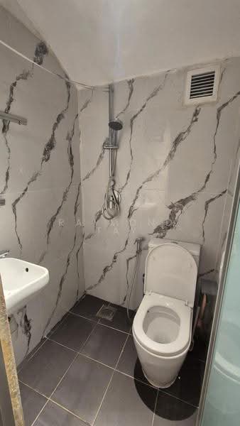 5-bedroom Unit near Little India MRT, Farrer Park / Serangoon Rd, 5 Bedrooms, 720 sqft, Shophouse For Rent, by Raymond Tay, 500290774 - PropertyGuru.com.sg