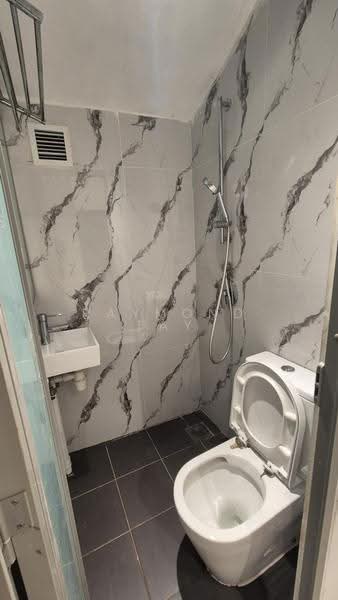 5-bedroom Unit near Little India MRT, Farrer Park / Serangoon Rd, 5 Bedrooms, 720 sqft, Shophouse For Rent, by Raymond Tay, 500290774 - PropertyGuru.com.sg