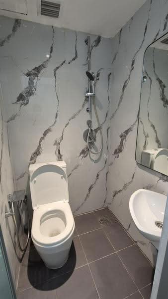 5-bedroom Unit near Little India MRT, Farrer Park / Serangoon Rd, 5 Bedrooms, 720 sqft, Shophouse For Rent, by Raymond Tay, 500290774 - PropertyGuru.com.sg