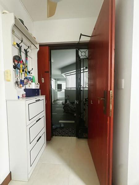 272D Sengkang Central, 272D Sengkang Central, Hougang / Punggol / Sengkang, 3 Bedrooms, 969 sqft, HDB Flat For Sale, by Julian Li, 500290777 - Entrance - PropertyGuru.com.sg
