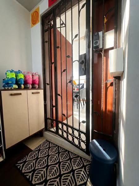272D Sengkang Central, 272D Sengkang Central, Hougang / Punggol / Sengkang, 3 Bedrooms, 969 sqft, HDB Flat For Sale, by Julian Li, 500290777 - Entrance - PropertyGuru.com.sg