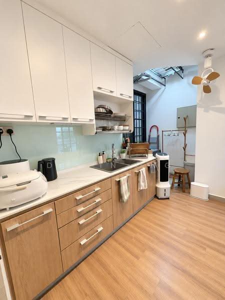 Seasons Park, 491 Yio Chu Kang Road, Mandai / Upper Thomson, 2 Bedrooms, 1,109 sqft, Condominium For Sale, by Delvin Ong, 500290795 - Kitchen - PropertyGuru.com.sg
