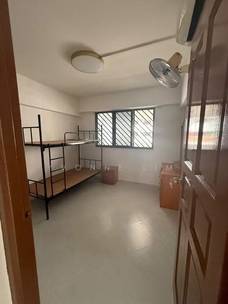 764 Yishun Street 72, 764 Yishun Street 72, Sembawang / Yishun, 3 Bedrooms, 900 sqft, HDB Flat For Rent, by Yvonne Lim, 500290798 - Bedroom - PropertyGuru.com.sg