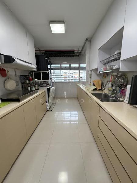 235 Choa Chu Kang Central, 235 Choa Chu Kang Central, Dairy Farm / Bukit Panjang / Choa Chu Kang, 3 Bedrooms, 1,561 sqft, HDB Flat For Sale, by Grace Ong, 500290800 - Kitchen - PropertyGuru.com.sg