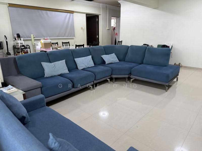 235 Choa Chu Kang Central, 235 Choa Chu Kang Central, Dairy Farm / Bukit Panjang / Choa Chu Kang, 3 Bedrooms, 1,561 sqft, HDB Flat For Sale, by Grace Ong, 500290800 - Living Room - PropertyGuru.com.sg