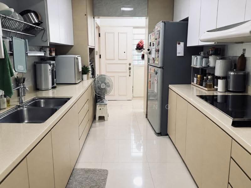 235 Choa Chu Kang Central, 235 Choa Chu Kang Central, Dairy Farm / Bukit Panjang / Choa Chu Kang, 3 Bedrooms, 1,561 sqft, HDB Flat For Sale, by Grace Ong, 500290800 - Kitchen - PropertyGuru.com.sg