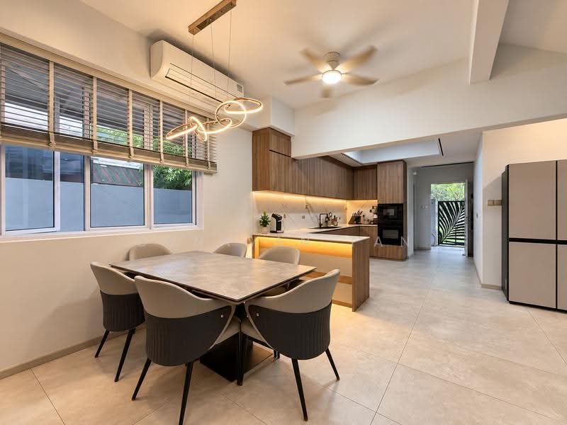 Loyang Villas, Loyang Rise, Changi Airport / Changi Village, 4 Bedrooms, 2,152 sqft, Corner Terrace For Sale, by Donavan Tan, 500290832 - Kitchen - PropertyGuru.com.sg