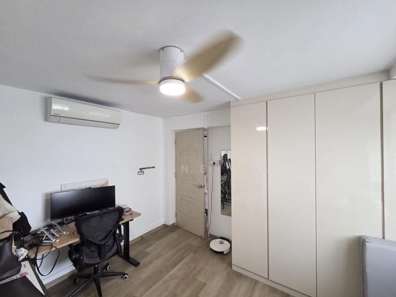 5 Ghim Moh Road, 5 Ghim Moh Road, Tanglin / Holland / Bukit Timah, 2 Bedrooms, 700 sqft, HDB Flat For Sale, by Serene Lim, 500290843 - Study - PropertyGuru.com.sg