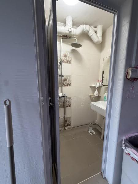 406 Yishun Avenue 6, 406 Yishun Avenue 6, Sembawang / Yishun, 4 Bedrooms, 1,593 sqft, HDB Flat For Sale, by Bernard Pavlica, 500290846 - Bathroom - PropertyGuru.com.sg