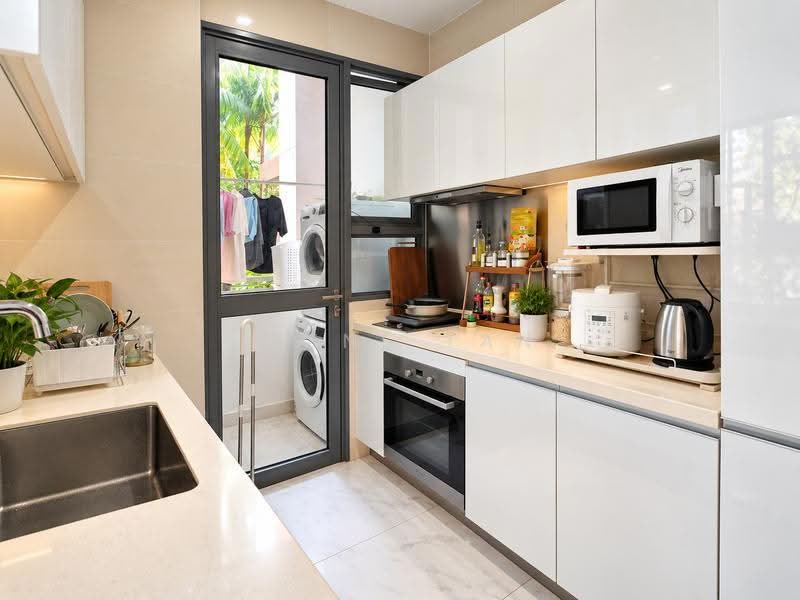 Holland Residences, 5 Taman Warna, Tanglin / Holland / Bukit Timah, 2 Bedrooms, 958 sqft, Condominium For Sale, by Irene Tan, 500290857 - Kitchen - PropertyGuru.com.sg