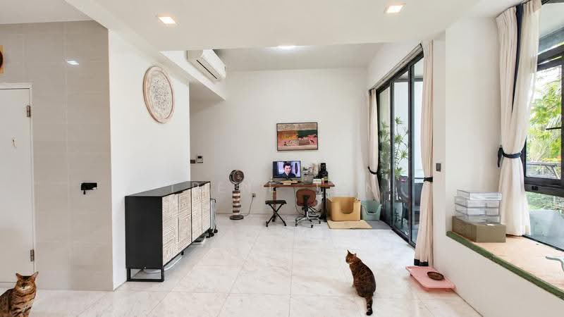 Holland Residences, 5 Taman Warna, Tanglin / Holland / Bukit Timah, 2 Bedrooms, 958 sqft, Condominium For Sale, by Irene Tan, 500290857 - Living Room - PropertyGuru.com.sg