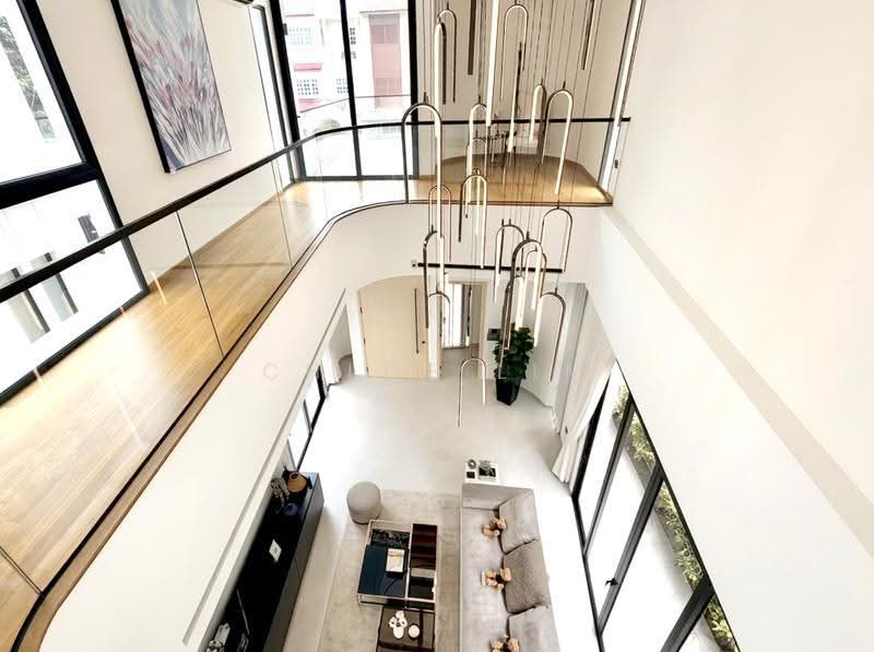 Freehold Bungalow Siglap, Pool and Lift, East Coast / Marine Parade, 5 Bedrooms, 4,343 sqft, Bungalow House For Sale, by Chloe Lim, 500290861 - Living Room - PropertyGuru.com.sg