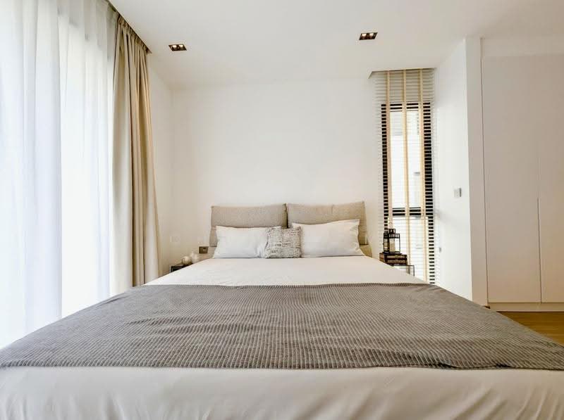 Freehold Bungalow Siglap, Pool and Lift, East Coast / Marine Parade, 5 Bedrooms, 4,343 sqft, Bungalow House For Sale, by Chloe Lim, 500290861 - Bedroom - PropertyGuru.com.sg