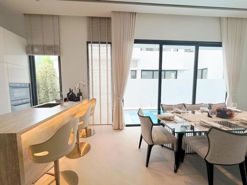 Freehold Bungalow Siglap, Pool and Lift, East Coast / Marine Parade, 5 Bedrooms, 4,343 sqft, Bungalow House For Sale, by Chloe Lim, 500290861 - Kitchen - PropertyGuru.com.sg