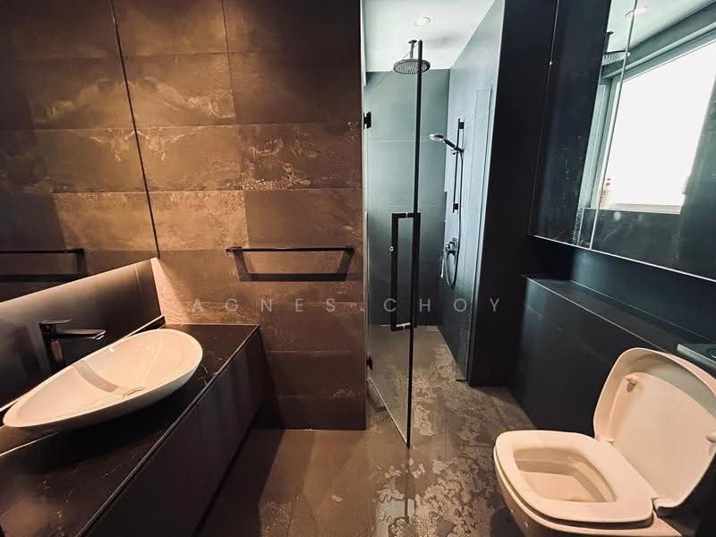 76 Shenton, 76 Shenton Way, Chinatown / Tanjong Pagar, 1 Bedroom, 624 sqft, Apartment For Rent, by Agnes Choy, 500290862 - Bathroom - PropertyGuru.com.sg