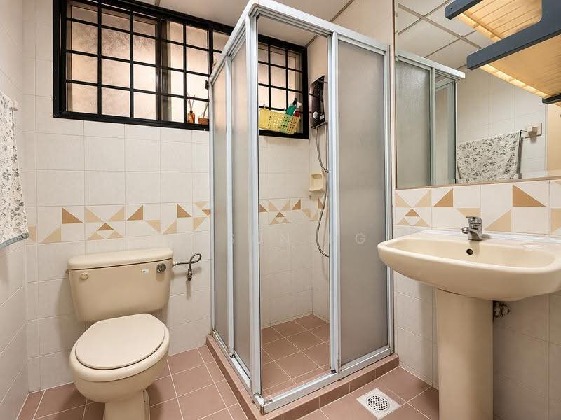 Bullion Park, 168 Lentor Loop, Mandai / Upper Thomson, 3 Bedrooms, 1,259 sqft, Condominium For Sale, by Jason Ng, 500290874 - Bathroom - PropertyGuru.com.sg