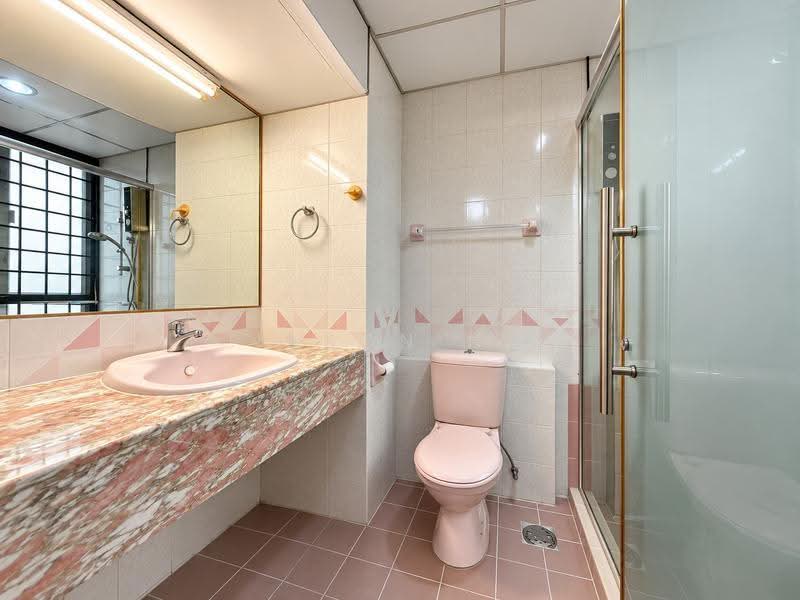 Bullion Park, 168 Lentor Loop, Mandai / Upper Thomson, 3 Bedrooms, 1,259 sqft, Condominium For Sale, by Jason Ng, 500290874 - Bathroom - PropertyGuru.com.sg
