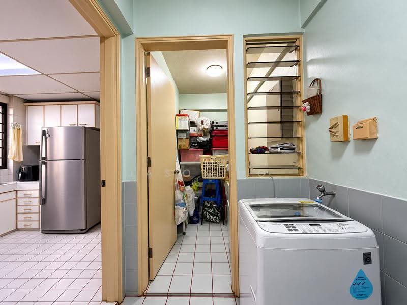 Bullion Park, 168 Lentor Loop, Mandai / Upper Thomson, 3 Bedrooms, 1,259 sqft, Condominium For Sale, by Jason Ng, 500290874 - Kitchen - PropertyGuru.com.sg