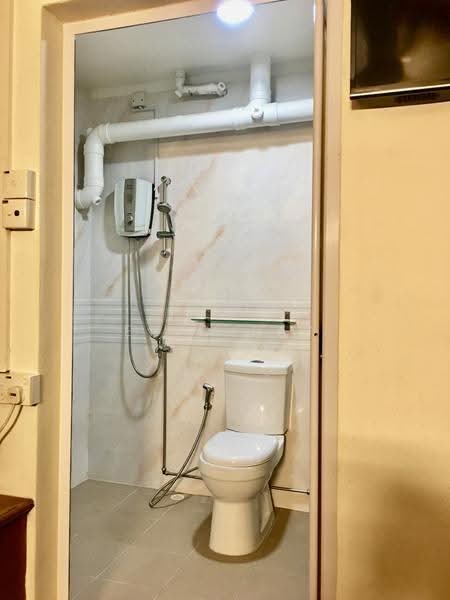 278 Toh Guan Road, 278 Toh Guan Road, Boon Lay / Jurong / Tuas, 3 Bedrooms, 1,292 sqft, HDB Flat For Sale, by Eric Tay, 500290881 - Bathroom - PropertyGuru.com.sg