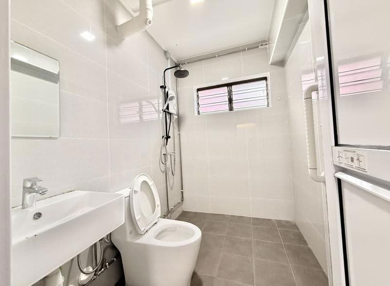 455 Sin Ming Avenue, 455 Sin Ming Avenue, Ang Mo Kio / Bishan / Thomson, 3 Bedrooms, 1,130 sqft, HDB Flat For Rent, by Sherine Chua 蔡雪玲, 500290882 - Bathroom - PropertyGuru.com.sg
