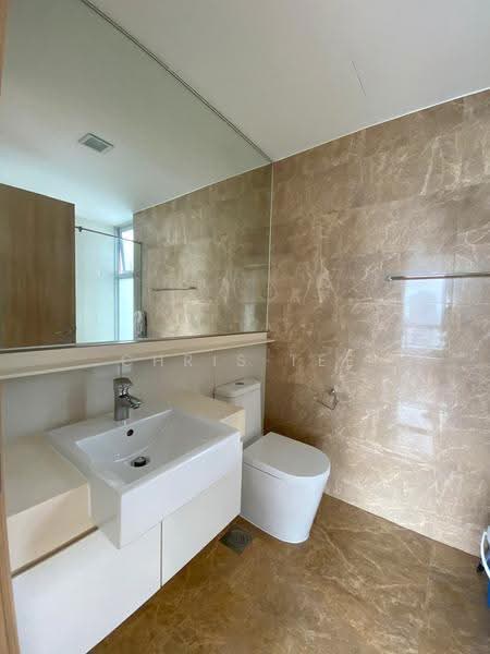 Caspian, 50 Lakeside Drive, Boon Lay / Jurong / Tuas, 3 Bedrooms, 1,001 sqft, Condominium For Sale, by Chris Tee, 500290884 - Bathroom - PropertyGuru.com.sg