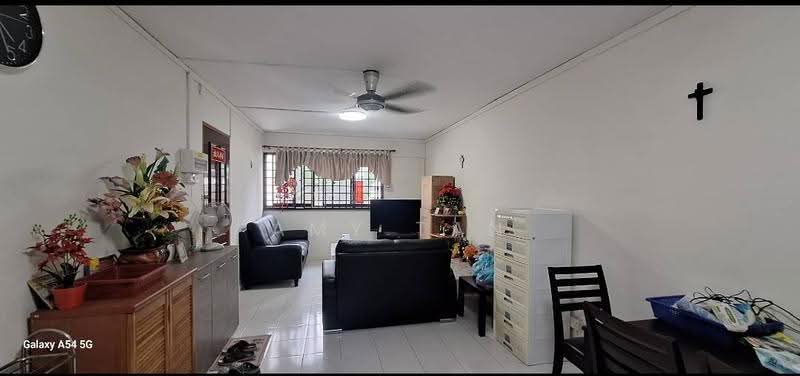 229 Serangoon Avenue 4, 229 Serangoon Avenue 4, Hougang / Punggol / Sengkang, Room Rental, 150 sqft, HDB Flat For Rent, by Amy Tan, 500290888 - Living Room - PropertyGuru.com.sg