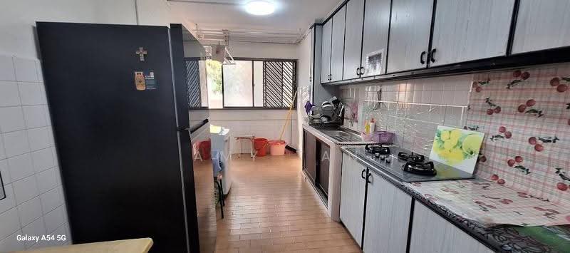 229 Serangoon Avenue 4, 229 Serangoon Avenue 4, Hougang / Punggol / Sengkang, Room Rental, 150 sqft, HDB Flat For Rent, by Amy Tan, 500290888 - Kitchen - PropertyGuru.com.sg