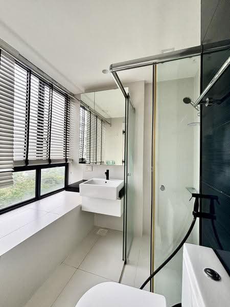 The Interlace, 180 Depot Road, Harbourfront / Telok Blangah, 2 Bedrooms, 807 sqft, Condominium For Sale, by Chris Koo, 500290893 - Master Bathroom - PropertyGuru.com.sg