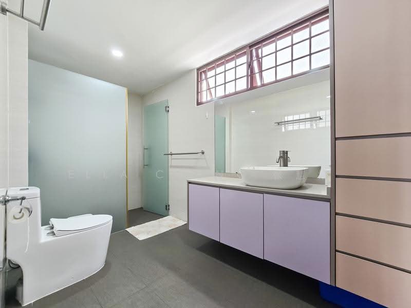 Birmingham Mansions, 130 Thomson Road, Newton / Novena, 4 Bedrooms, 1,711 sqft, Apartment For Sale, by Ella Chang 张慧媄, 500290899 - Bathroom - PropertyGuru.com.sg
