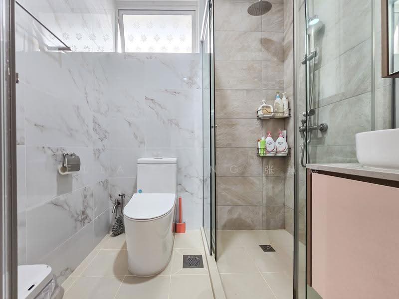 Birmingham Mansions, 130 Thomson Road, Newton / Novena, 4 Bedrooms, 1,711 sqft, Apartment For Sale, by Ella Chang 张慧媄, 500290899 - Bathroom - PropertyGuru.com.sg