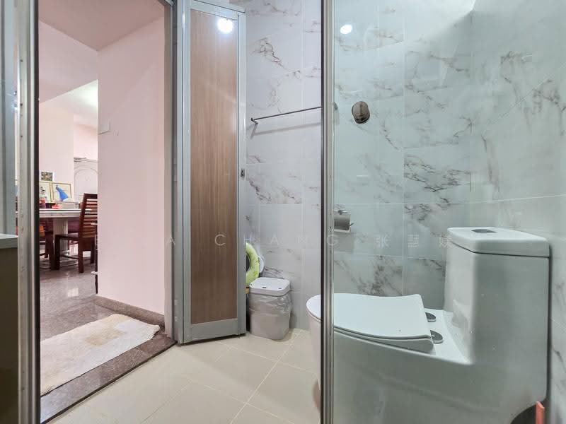 Birmingham Mansions, 130 Thomson Road, Newton / Novena, 4 Bedrooms, 1,711 sqft, Apartment For Sale, by Ella Chang 张慧媄, 500290899 - Bathroom - PropertyGuru.com.sg