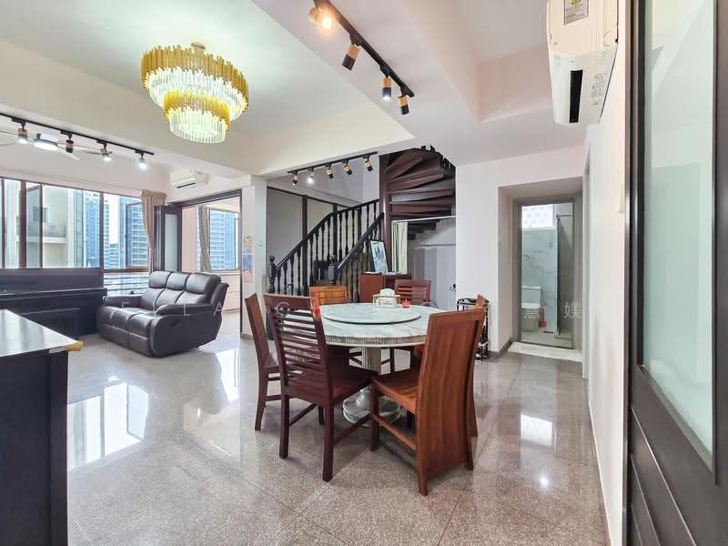 Birmingham Mansions, 130 Thomson Road, Newton / Novena, 4 Bedrooms, 1,711 sqft, Apartment For Sale, by Ella Chang 张慧媄, 500290899 - Living Room - PropertyGuru.com.sg