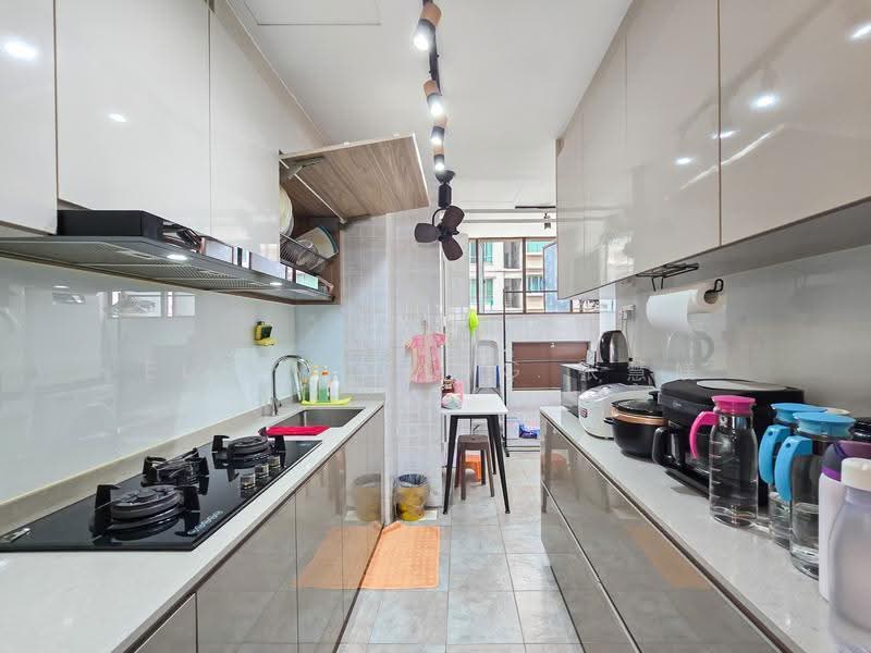 Birmingham Mansions, 130 Thomson Road, Newton / Novena, 4 Bedrooms, 1,711 sqft, Apartment For Sale, by Ella Chang 张慧媄, 500290899 - Kitchen - PropertyGuru.com.sg