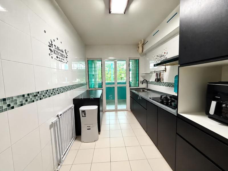315C Yishun Greenwalk, 315C Yishun Avenue 9, Sembawang / Yishun, 3 Bedrooms, 990 sqft, HDB Flat For Sale, by Chris Tan, 500290904 - Kitchen - PropertyGuru.com.sg