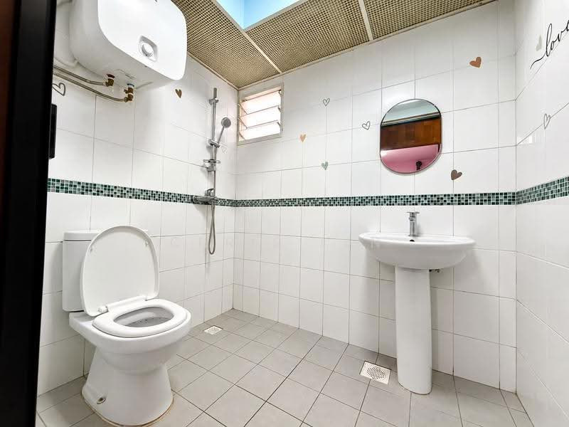 315C Yishun Greenwalk, 315C Yishun Avenue 9, Sembawang / Yishun, 3 Bedrooms, 990 sqft, HDB Flat For Sale, by Chris Tan, 500290904 - Bathroom - PropertyGuru.com.sg