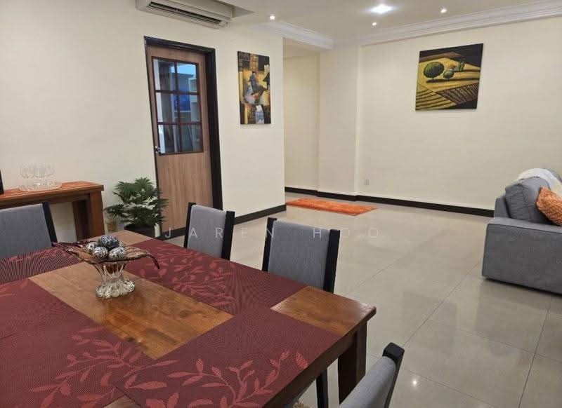 Azalea Park Condo, 4 Flora Road, Changi Airport / Changi Village, 3 Bedrooms, 1,315 sqft, Condominium For Rent, by Jaren Hoo, 500290918 - Dining Room - PropertyGuru.com.sg
