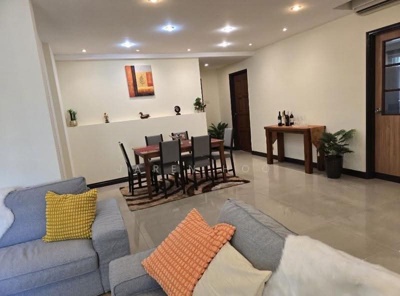 Azalea Park Condo, 4 Flora Road, Changi Airport / Changi Village, 3 Bedrooms, 1,315 sqft, Condominium For Rent, by Jaren Hoo, 500290918 - Living Room - PropertyGuru.com.sg