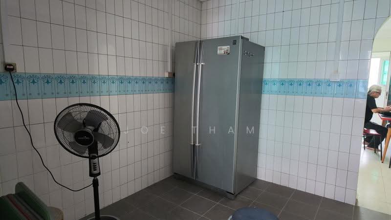 826 Jurong West Street 81, 826 Jurong West Street 81, Boon Lay / Jurong / Tuas, 3 Bedrooms, 1,302 sqft, HDB Flat For Rent, by Joe Tham, 500290923 - Kitchen - PropertyGuru.com.sg