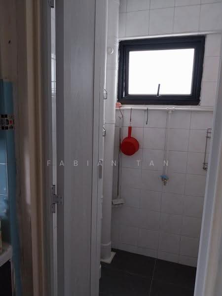 159 Lorong 1 Toa Payoh, 159 Lorong 1 Toa Payoh, Balestier / Toa Payoh, Room Rental, 100 sqft, HDB Flat For Rent, by Fabian Tan, 500290926 - Bathroom - PropertyGuru.com.sg
