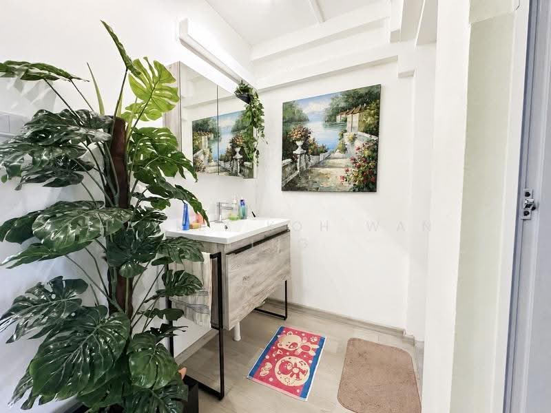 36 Circuit Road, 36 Circuit Road, Macpherson / Potong Pasir, 2 Bedrooms, 678 sqft, HDB Flat For Rent, by Hayley Koh Wan Ting, 500290929 - Bathroom - PropertyGuru.com.sg