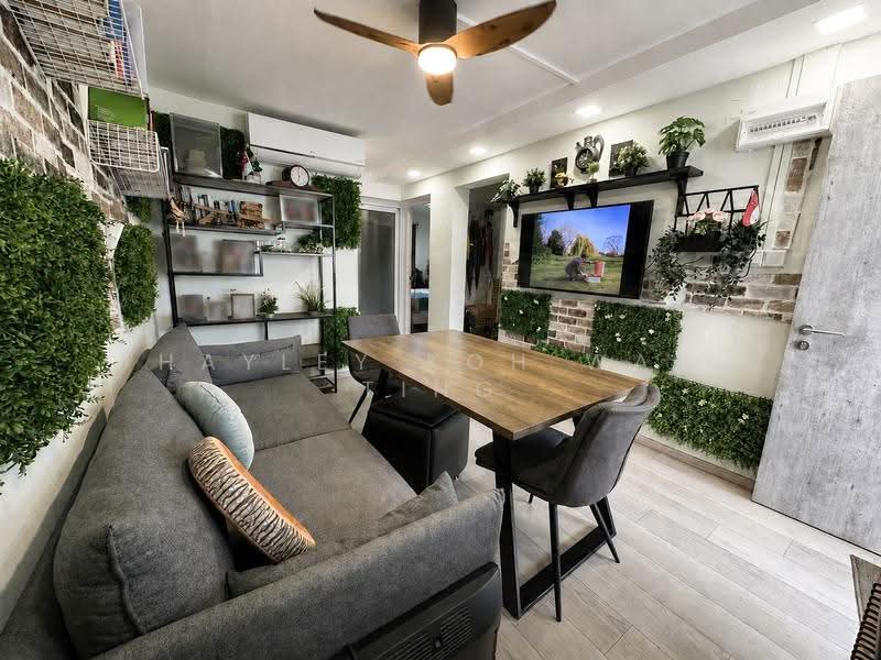 36 Circuit Road, 36 Circuit Road, Macpherson / Potong Pasir, 2 Bedrooms, 678 sqft, HDB Flat For Rent, by Hayley Koh Wan Ting, 500290929 - Living Room - PropertyGuru.com.sg