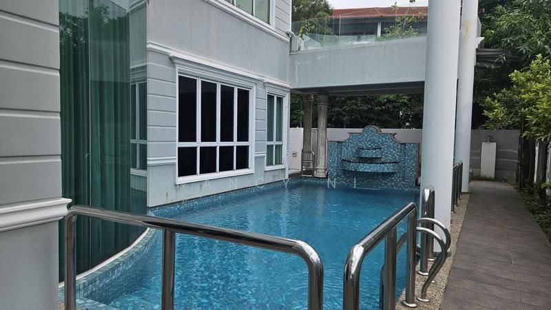 Siglap Avenue Bungalow, East Coast / Marine Parade, 5 Bedrooms, 6,000 sqft, Bungalow House For Rent, by Nancy Ni, 500290933 - Pool - PropertyGuru.com.sg