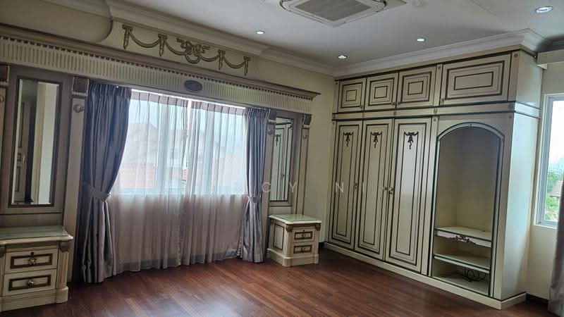 Siglap Avenue Bungalow, East Coast / Marine Parade, 5 Bedrooms, 6,000 sqft, Bungalow House For Rent, by Nancy Ni, 500290933 - Bedroom - PropertyGuru.com.sg