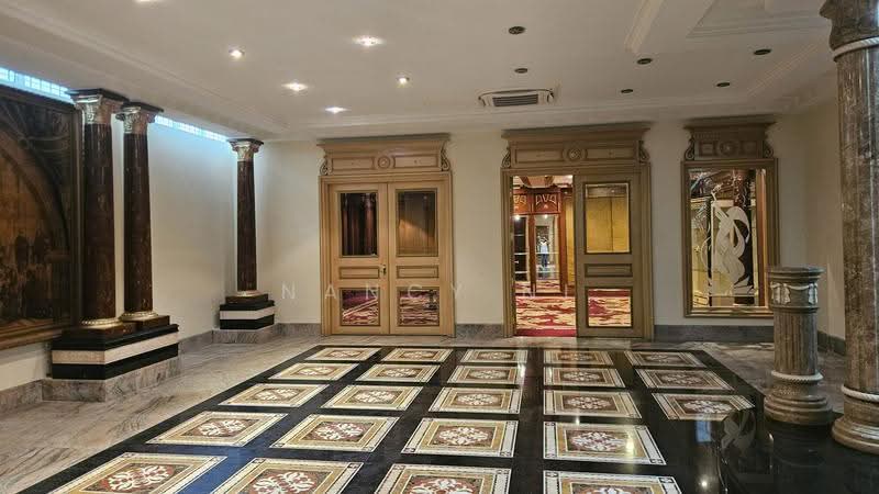 Siglap Avenue Bungalow, East Coast / Marine Parade, 5 Bedrooms, 6,000 sqft, Bungalow House For Rent, by Nancy Ni, 500290933 - Entrance - PropertyGuru.com.sg