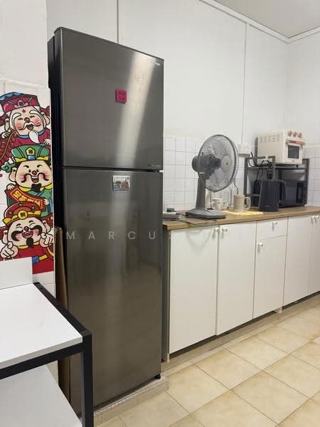 230 Pending Road, 230 Pending Road, Dairy Farm / Bukit Panjang / Choa Chu Kang, 2 Bedrooms, 785 sqft, HDB Flat For Sale, by Marcus Lee, 500290939 - Kitchen - PropertyGuru.com.sg