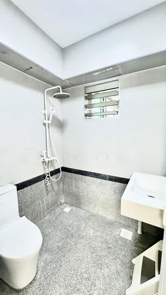 415B Fernvale Link, 415B Fernvale Link, Seletar / Yio Chu Kang, 3 Bedrooms, 1,216 sqft, HDB Flat For Sale, by Ryan Yeo, 500290948 - Bathroom - PropertyGuru.com.sg