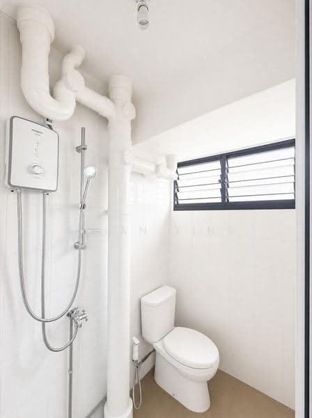 585 Ang Mo Kio Avenue 3, 585 Ang Mo Kio Avenue 3, Ang Mo Kio / Bishan / Thomson, 2 Bedrooms, 721 sqft, HDB Flat For Sale, by Brian Ying, 500290956 - Bathroom - PropertyGuru.com.sg